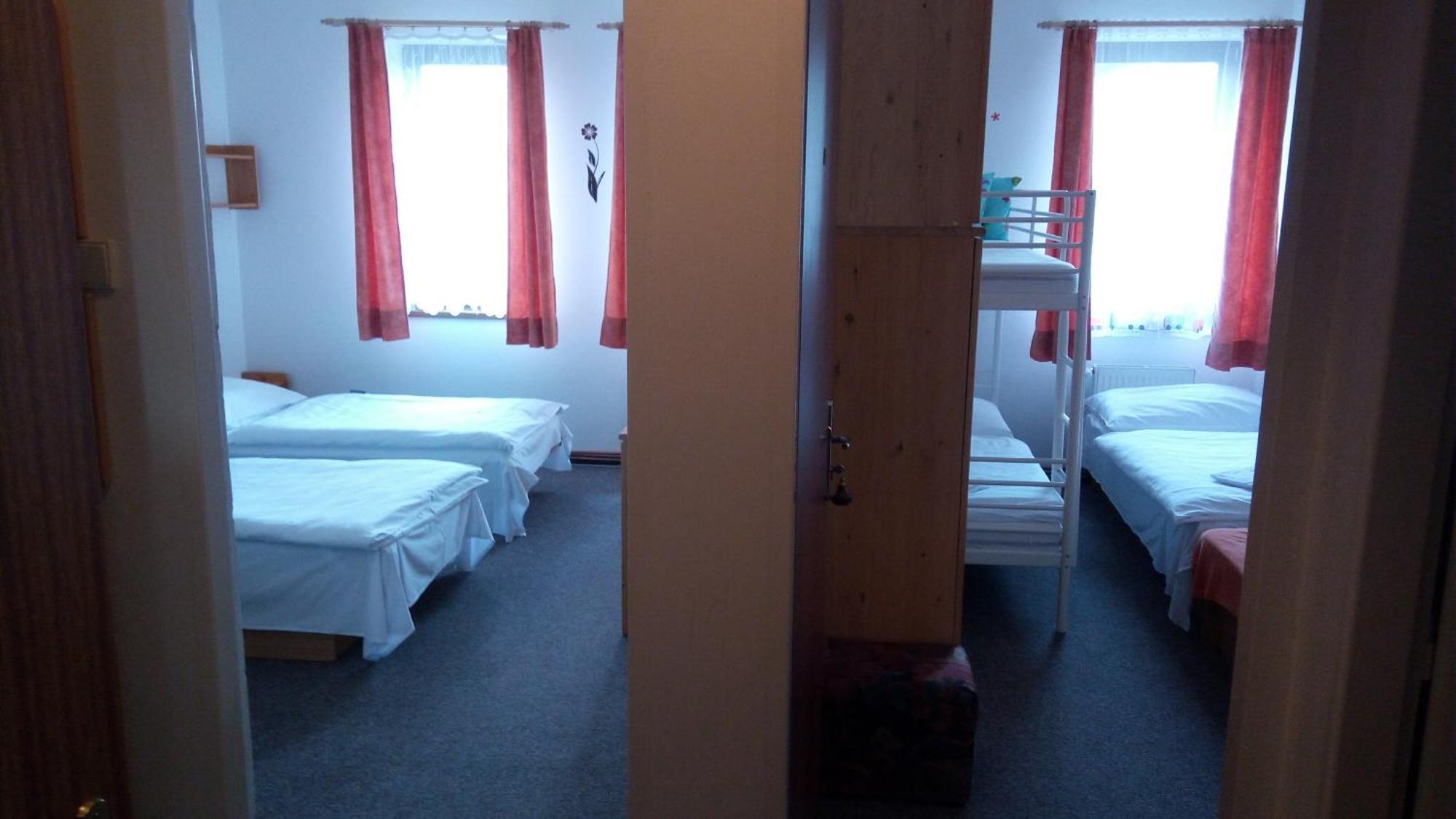 Hotel - Excalibur 3*
